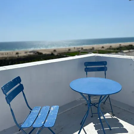 Casa Martin Calle Cadiz, Vivienda Frente Al Mar En La Calle Cadiz En Conil Conil De La Frontera