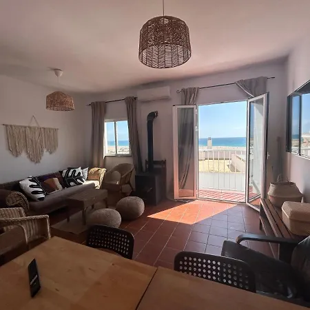 Casa Martin Calle Cadiz, Vivienda Frente Al Mar En La Calle Cadiz En Conil Conil De La Frontera